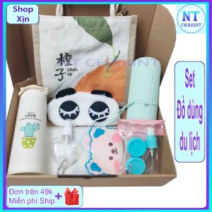 Set combo đồ dùng đi du lịch đi chơi mùa hè gòm có 7 món túi cói mini túi rút đựng đồ bình nước thủy tinh hộp đựng kem và bàn chải đánh răng bộ chiếc mỹ phẩm bịt mắt hình gấu bình xịt móc khóa phun sương trái tim nt charint
