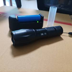 A100 ไฟฉายความสว่างสูง Flashlight LED CREE XML T6 ไฟฉายความสว่างสูง 5โหมด