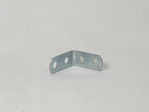 Ke góc sắt bản mini nhỏ 4 lỗ (2 lỗ mỗi bên) dày 1mm kích thước 2.8cm x 2.8cm x 1.2cm