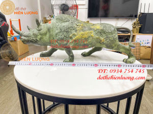 Tượng tê giác bằng đồng màu xanh giả cổ dài 60cm cao 22cm nặng khoảng 10kg