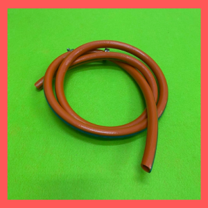 Dây bếp ga lõi thép chống chuột có dộ dài 1.5m và kềm theo 2 đai xiết