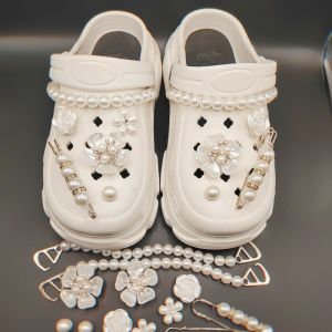 หัวเข็มขัดรูปรองเท้ารูปผีเสื้อที่ถอดออกได้รูปดอกไม้รองเท้ามุกสุดหรูโซ่รองเท้ารองเท้ามุกสำหรับ Crocs Jibbitz