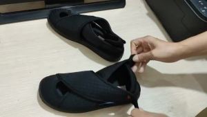 S&SENG รองเท้าแตะสำหรับผู้ป่วยโรคเบาหวานในฤดูร้อนของผู้หญิงพื้นรองเท้าโฟมยางกว้างปรับความกว้างได้ใส่สบายลดอาการบวมน้ำบวม