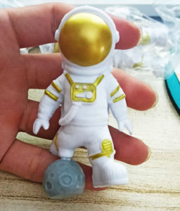 MÔ HÌNH PHI HÀNH GIA đồ trang trí mô hình PHI HÀNH GIA có thể để trong nước trang trí hồ cá