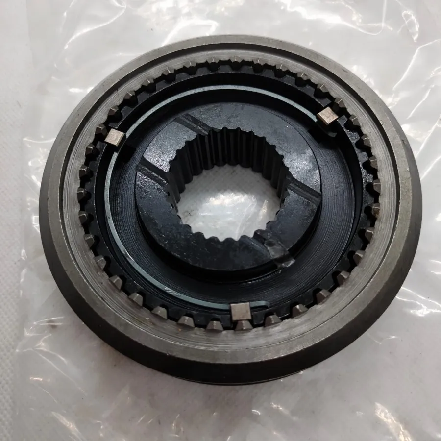 Yalangoch qizlar zaxira raqsda Chiroyli sargish blonda