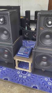 ชุดคาราโอเกะ ราคาถูก เสียงดี ทั้งชุด12500 เบส15กลาง12 อย่างละ2ใบ chokmodify