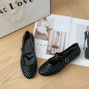 [Free Shipping] Transparent Closed-Toe Sandals For Women New Summer Style Flat Hollow Crystal Shoes Fashionable Versatile Sandals For Outdoor Wear Soft-Soled Slippers