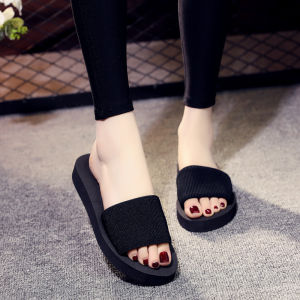 Free Shipping New Women’S Summer Flip-Flops Low-Heeled Beach Sandals Fashionable And Versatile For Outdoor Wear Perfect For The Beach