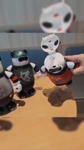 Bình Nước Robot Phi Hành Gia Cho Bé 700ml Có Quai Xách Bình Nước Trẻ Em Đi Học Chống Rò Rỉ