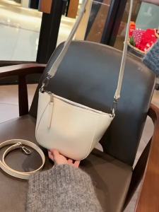 2025 Spring New Genuine Leather Bag Single Shoulder Women Versatile High-end Niche Small Bag Cowhide Womens Bag Crossbody Bag