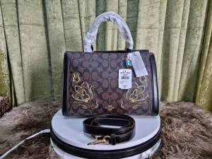 COACH กระเป๋าสะพายไหล่สบาย ๆ ของผู้หญิงใหม่ กระเป๋าป่า กระเป๋าผู้หญิง