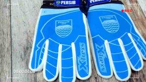 SARUNG TANGAN KIPER ANAK PERSIB PERSIJA PERSIBAYA MU JUVENTUS SARUNG TANGAN SEPAK BOLA