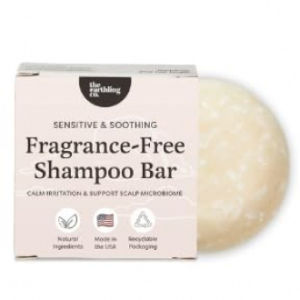 Dầu gội dạng bánh The Earthling Co. – Giúp tăng cường sức khỏe làm chắc khỏe và tăng độ phồng cho mọi loại tóc – Công thức không chứa paraben và sulfate với các thành phần tự nhiên thuần chay phù hợp cho tóc khô (hương cam chanh 85g).