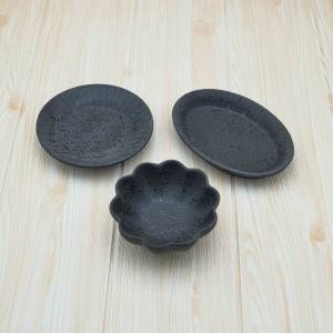 ถ้วย จาน ถ้วยน้ำจิ้ม จานรอง เซรามิค สีดำลายจุด มี 3 แบบ ถ้วยทรงจีบ 4.1 นิ้ว จานทรงรี 4x5.75 นิ้ว และ จานกลม 4.8 นิ้ว