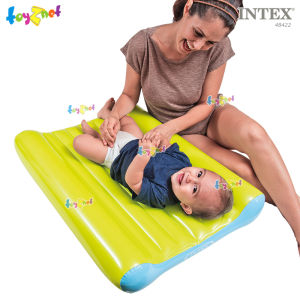 Intex ชุดเบาะที่นอนสําหรับเปลี่ยนผ้าอ้อมและเสื้อผ้าให้เด็ก พร้อมที่สูบลม รุ่น 48422