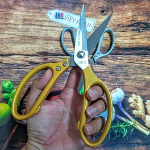 Kéo SK5 Nội Địa Nhật kéo LỚN 23cm CÁN Màu Vàng ĐẲNG CẤP. Lưỡi thép SK5 không gỉ siêu cứng và cán to đầm tay. Dụng cụ đa năg sử dụng tiện lợi cho gia đình Nhà Hàng
