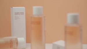 HEVEBLUE Salmon Caring Centella Toner - Salmon PDRN pH 5.5 Salmon Egg Extract Centella Madecassoside Restore and Rejuvenate Refine Skin Texture Low Irritation Korean Skincare K-Beauty