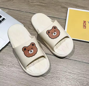Sandal Beruang Slip-On Sandal Jelly Sandal Rumah Anti Slip Tidak Licin /Kamar Mandi Slipper Strap Comfy Cowok Cewek Korea Sendal Beruang Sendal Jelly Wanita