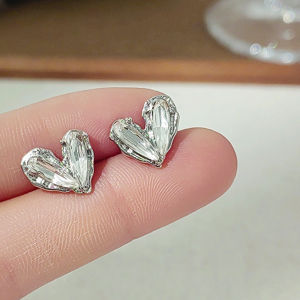 Fashionable Ring Gift 闪钻锆石爱心缕空耳钉女法式复古轻奢优雅时尚通勤百搭耳环耳饰品
