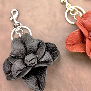 Handmade Camellia Bag Pendant PU Leather Flower Keychain Fashionable Floral Key Holder Accessory for Everyday Use