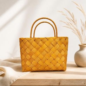 HOTOTO Sundries Organizer Hand-Woven Basket with Handle Rustic Wedding Flower Basket Vintage DIY Accessory Picnic Basket Gift