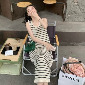 Missliu fashio không tay Sọc Đầm dệt kim cho phụ nữ với lỏng mở cắt tròn cổ mới mùa hè 2025 trông mỏng và đa năng