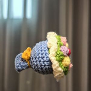 【IN STOCK】 Mini Yarn Bouquet Keychain Woven Yarn Bouquet Hand-held Flower Keychain Gifts Handmade Rose Bouquet Bag Pendant Teachers Day