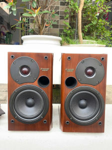 Bán cặp loa Nghe Nhạc Booksheolf Onkyo D-102AX chất âm cực kỳ chi tiết(3)  hàng bãi nhật về