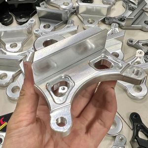 Pas heo sau Exciter Ex135 Ex150/155 size đĩa zin 200mm heo 2pis nhôm cnc nguyên khối
