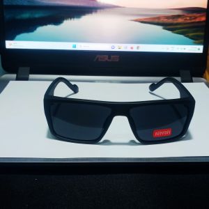 Kacamata polarized anti uv Kacamata hitam pria dan wanita lensa polarized box resleting