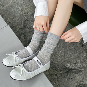 ถุงเท้าผู้หญิง ถุงเท้าน่องผู้หญิง ถุงเท้าลายแนวตั้ง ถุงเท้าไม่มีกระดูกสไตล์บัลเล่ต์สีสันสดใสฤดูใบไม้ผลิและฤดูร้อนบาง ถุงเท้าขนผู้หญิง นักเรียนน่ารัก