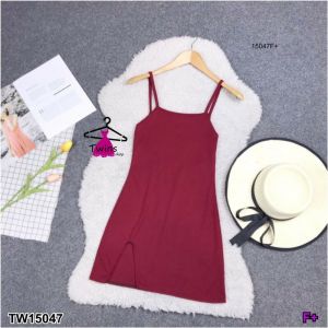 B15047 เดรสสายเดี่ยวสายคาดหลัง Single-breasted dress with straps in the back