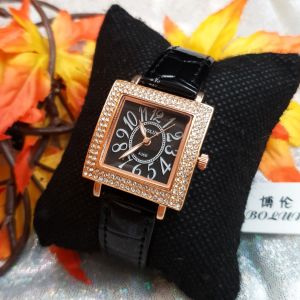 นาฬิกาข้อมือผู้หญิง Bolun แบรนด์แท้ รุ่น เหลี่ยมเล็ก แต่งขอบเพชร หรูหรา ( แถมฟรี !! กล่องกระดาษ )