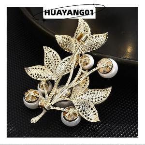 HUAYANG01 [HOT FASHION] Fashion Leaf Brooch For Women Plant Brooches Clothing Coat Jewelry Party Accessries Gifts