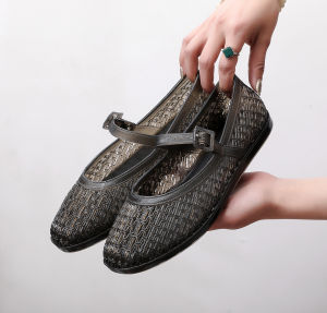 Free Shipping Summer Flat Sandals For Women Stylish Slip-On Shoes With A Closed-Toe Design A Single-Strap Buckle And A Jelly-Like Sole