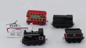 โทมัส อัลลอย 1 ไม่ใช่ รถของเล่นแม่เหล็กประกอบ McRoary Henry Lackle Peasy #