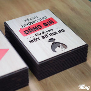 Tranh gỗ 3D cắt lớp – Hầu hết những thứ đáng giá đều đi kèm một số rủi roà một lời nhắc dũng cảm và thực tế: không có thành quả lớn nào đến từ vùng an toàn. Mọi sự đột phá – trong công việc kinh doanh hay cuộc sống – đều đòi hỏi bạn dám đánh