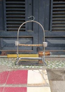 1 bộ cầu đứng size trung cây ngang gỗ gạo kèm xích 0.8 và vòng chân cho các dòng vẹt