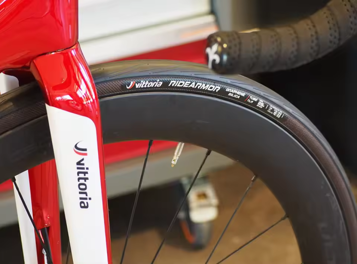 Vittoria%20Ridearmor%20xe%20%C4%91%E1%BA%A1p%20tr%C3%AAn%20%C4%91%C6%B0%E1%BB%9Dng%20L%E1%BB%91p%20xe%20ch%E1%BB%91ng%20th%E1%BB%A7ng%20kh%C3%B4ng%20s%C4%83m%20xe%20%C4%91%E1%BA%A1p%20tr%C3%AAn%20%C4%91%C6%B0%E1%BB%9Dng%20l%E1%BB%91p%20700x2c/28C/30c/32c/34C/36C/38C%20-%20Image%205