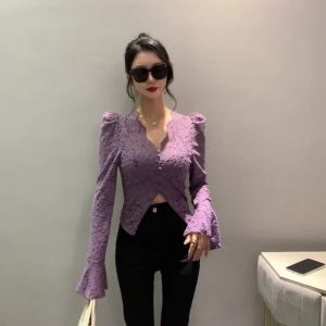 Ammin ชุดเสื้อแขนกว้างเข้ารูปเอว2024เสื้อสตรีแต่งลูกไม้คอวีเข้ารูปเซ็กซี่แบบแฟชั่นสไตล์เกาหลี