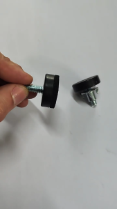 สกรูปรับได้ในฐานรองโต๊ะปรับระดับเฟอร์นิเจอร์เหล็กคาร์บอนติดตั้งง่ายเพื่อความสมดุลของเฟอร์นิเจอร์อย่างแม่นยำ