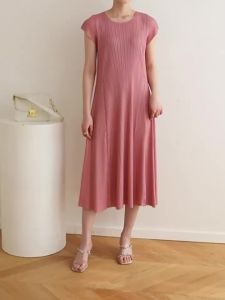 3235 Summer Fashion Dress Miyake Round Neck Loose Casual Pleated A-Line Dress  One Size (45-75kg)
