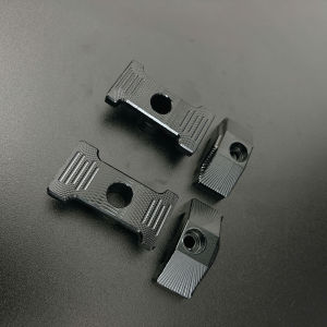 (H àng mới về) Bộ Pát tăng sên âm lắp cho Xe exciter 135 đời (2006-2010) Làm Bằng Nhôm CNC nguyên khối.Gắn như zin Có 2 màu Ae chọn lựa ngay nhé!!