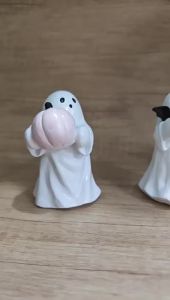 Resin Creative Halloween Decorations Ghost and Pumpkin Ornaments for Garden Home and Outdoor Use
