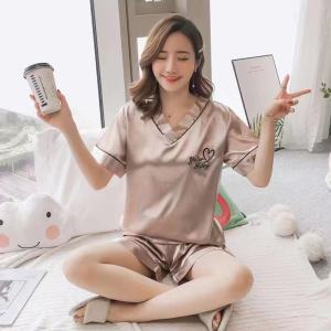 JayJayfashion 7200 ชุดนอนน่ารักๆ ผ้าซาตินใส่สาย แขนสั้นขาสั้น คอวี ปักอักษรอังกฤษเก๋ๆ สไตล์เกาหลี (สินค้าพร้อมส่ง)