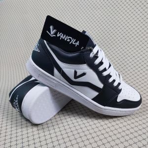 Sepatu Sneakers Pria Terbaru vansyla sepatu pria Terlaris Best Seller Sneakesr Law hitam Pendek Sepatu Gaya Trend Masa Kini Qulaty Premium Bayar Di Tempat.