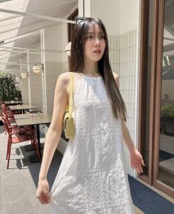 WEWEARSTUDIO - Tofu Lace Dress เดรสลูกไม้