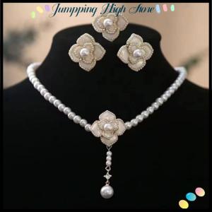 【Jumpping】 ชุดเครื่องประดับไข่มุกดอกไม้ชุดต่างหูสร้อยคอมุกหวานหรูหราสำหรับผู้หญิงเครื่องประดับแฟชั่นสำหรับงานแต่งงาน