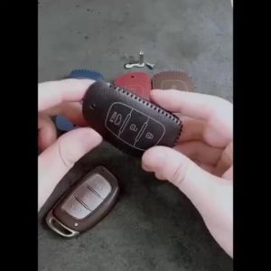 Bao da móc khoá bọc ốp chìa khóa xe ô tô Hyundai i10 Tucson Elantra da bò nhiều màu khâu thủ công