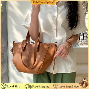 [Ueb Flagship Mall] Women Stylish Shoulder Bag Large Capacity Fashion Tote Bag Chic Armpit Bag Solid Color Daily Bag Trendy Commuting Bag